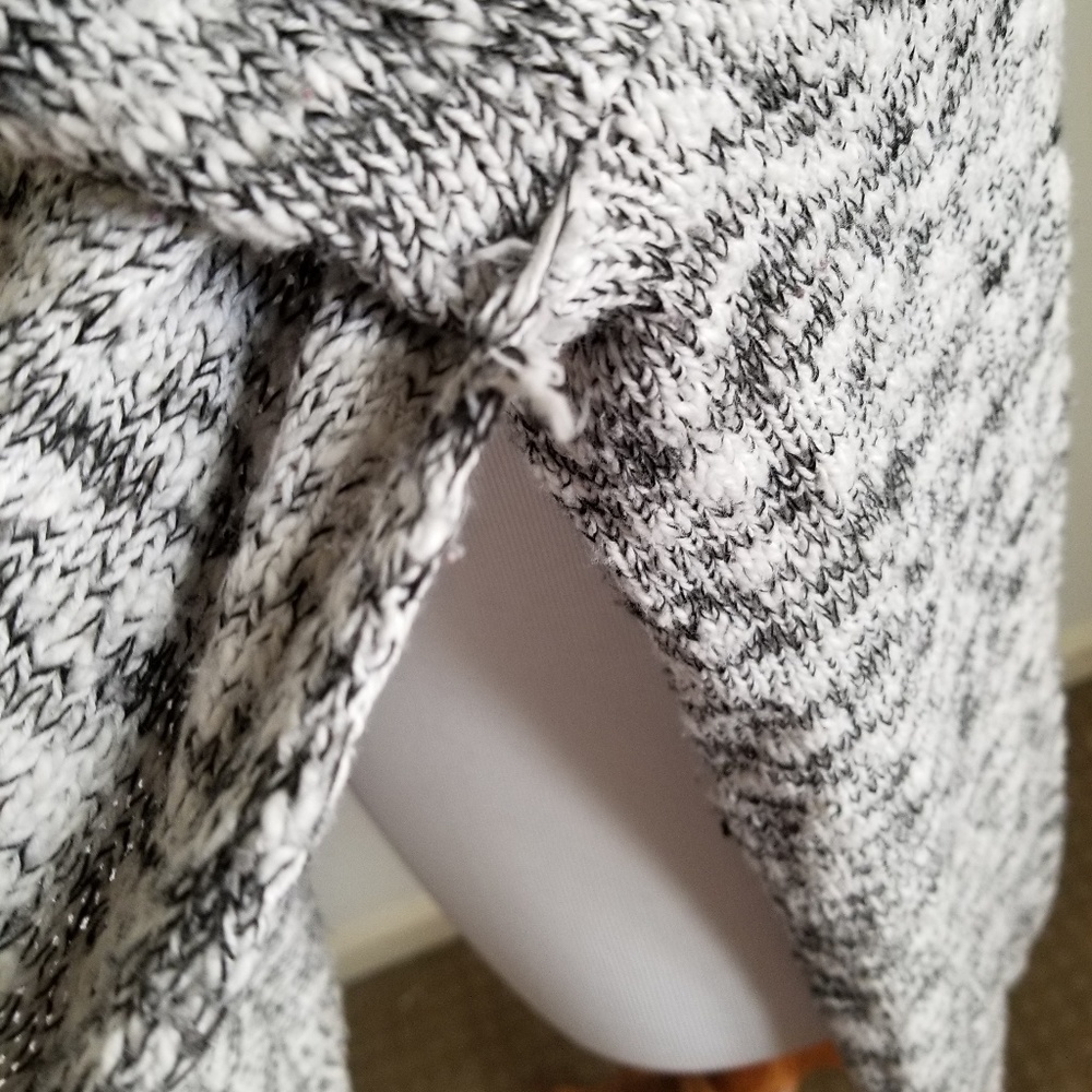 Express Sweater - Picture 5 of 8